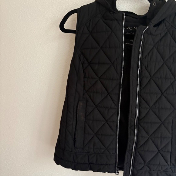 Marc New York Andrew Marc Black Quilted Faux Down Hooded Vest Size M - Picture 4 of 7